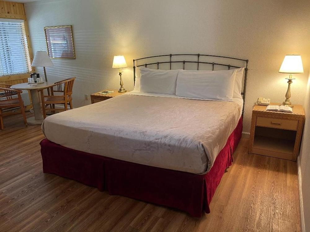 Zoders Inn and Suites